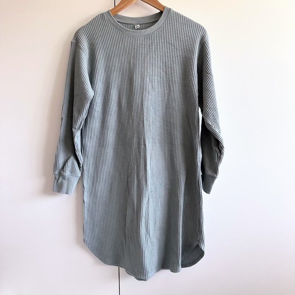 Uniqlo Waffle Crew Neck Long-Sleeve Dress in Light Blue - Picture 2 of 6